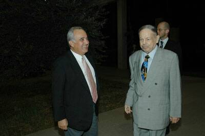 centre-signature-hariri-20061011-001