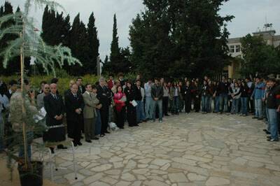 ter-cedre-promo05-gebrantueini-20051219-11