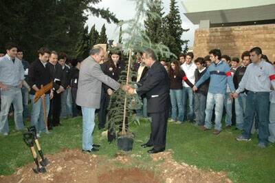 ter-cedre-promo05-gebrantueini-20051219-22